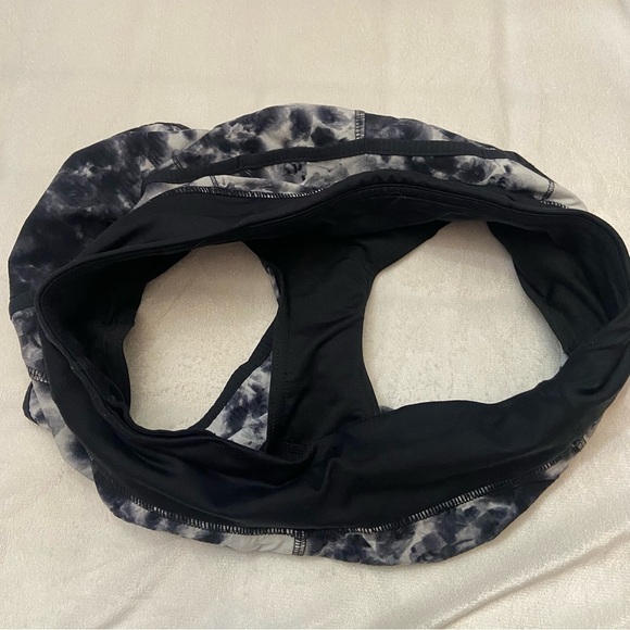 Lululemon Run Speed Shorts Black White Floral Obscurred Black 2246 - Picture 5 of 10